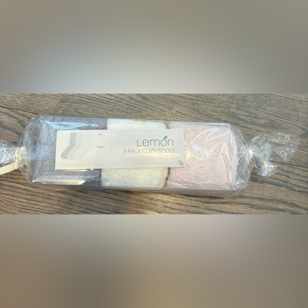 NWT Lemon Cozy Sock 3 Pack OS